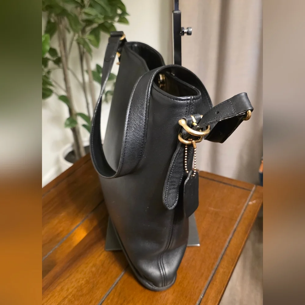 Coach Vintage Equestrian Slim Bucket Bag 9806 Black Leather Purse USA Made